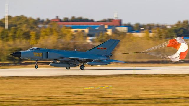 關(guān)于2022年殲-7還有多少架的探討，探討，殲-7戰(zhàn)機(jī)在2022年的數(shù)量概況