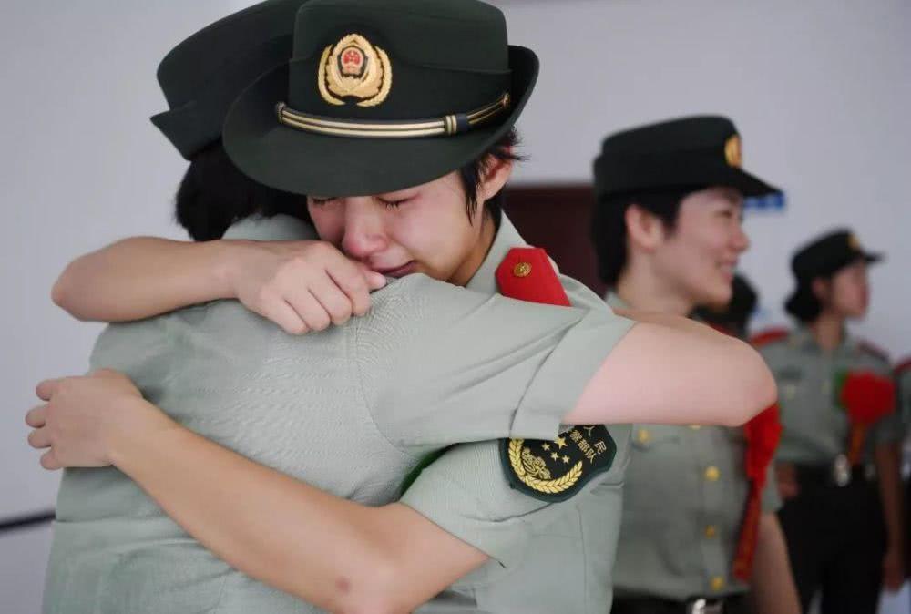 關(guān)于21式各軍種八一臂章的探討，關(guān)于各軍種八一臂章的探討，深入解析21式臂章特點(diǎn)