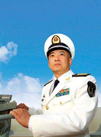 遼寧艦現(xiàn)任艦長(zhǎng)——中國(guó)海軍力量的新標(biāo)桿，遼寧艦現(xiàn)任艦長(zhǎng)，中國(guó)海軍力量的新典范