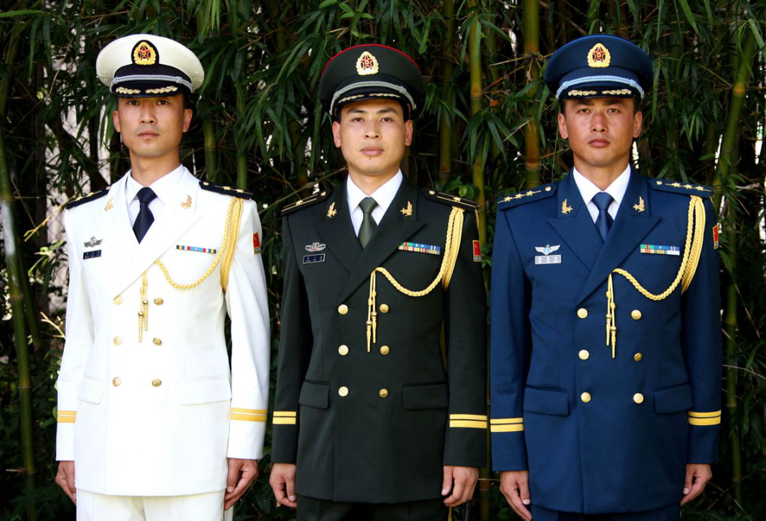 中國人民解放軍軍裝的演變與意義，中國人民解放軍軍裝演變及其意義探究