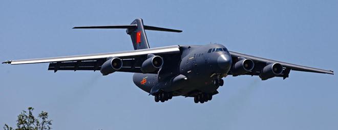 C17運(yùn)輸機(jī)與運(yùn)-20，空中巨人的對(duì)比與探討，C17運(yùn)輸機(jī)與運(yùn)-20空中巨人，對(duì)比與探討