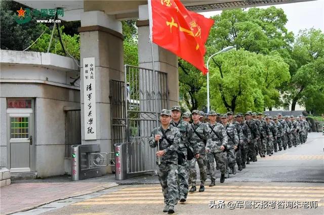 軍事院校分?jǐn)?shù)線詳解，如何把握入學(xué)門檻？，軍事院校分?jǐn)?shù)線詳解，如何把握入學(xué)門檻與提高錄取機(jī)會(huì)？