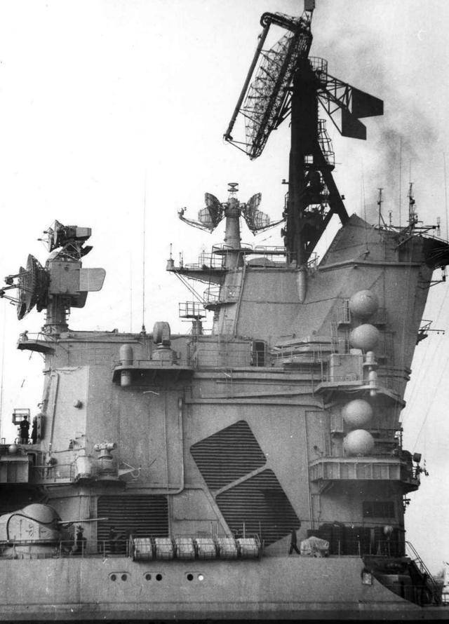 蘇聯(lián)65型巡洋艦，歷史與特點解析，蘇聯(lián)65型巡洋艦，歷史背景與特點深度解析