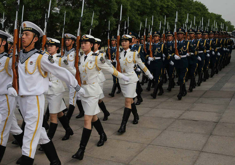 女兵儀仗隊(duì)照片大全，展現(xiàn)颯爽英姿的絕美瞬間，女兵儀仗隊(duì)風(fēng)采展示，颯爽英姿的絕美瞬間圖片大全