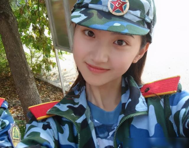 軍事直播間董嘉耀，一位軍事領(lǐng)域的佼佼者，董嘉耀，軍事領(lǐng)域的翹楚，深度解析軍事直播間