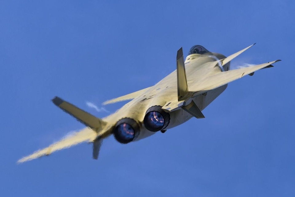 殲15戰(zhàn)斗機發(fā)動機，性能與優(yōu)勢分析，殲15戰(zhàn)斗機發(fā)動機性能與優(yōu)勢深度解析