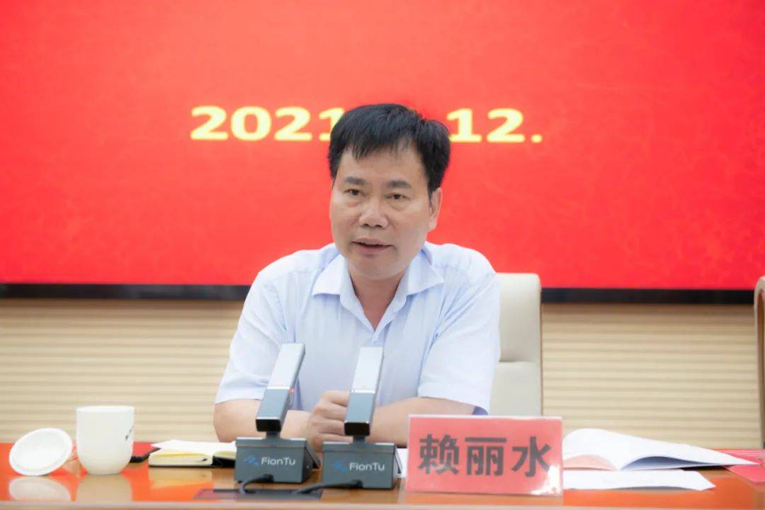 二四六香港資料期期中，深度解析與SEO優(yōu)化策略，深度解析香港期期中資料，SEO優(yōu)化策略揭秘