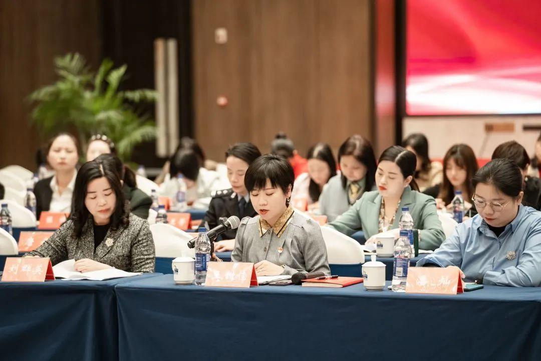 正版管家婆軟件，全面解析其優(yōu)勢與價值，正版管家婆軟件，優(yōu)勢與價值全面解析