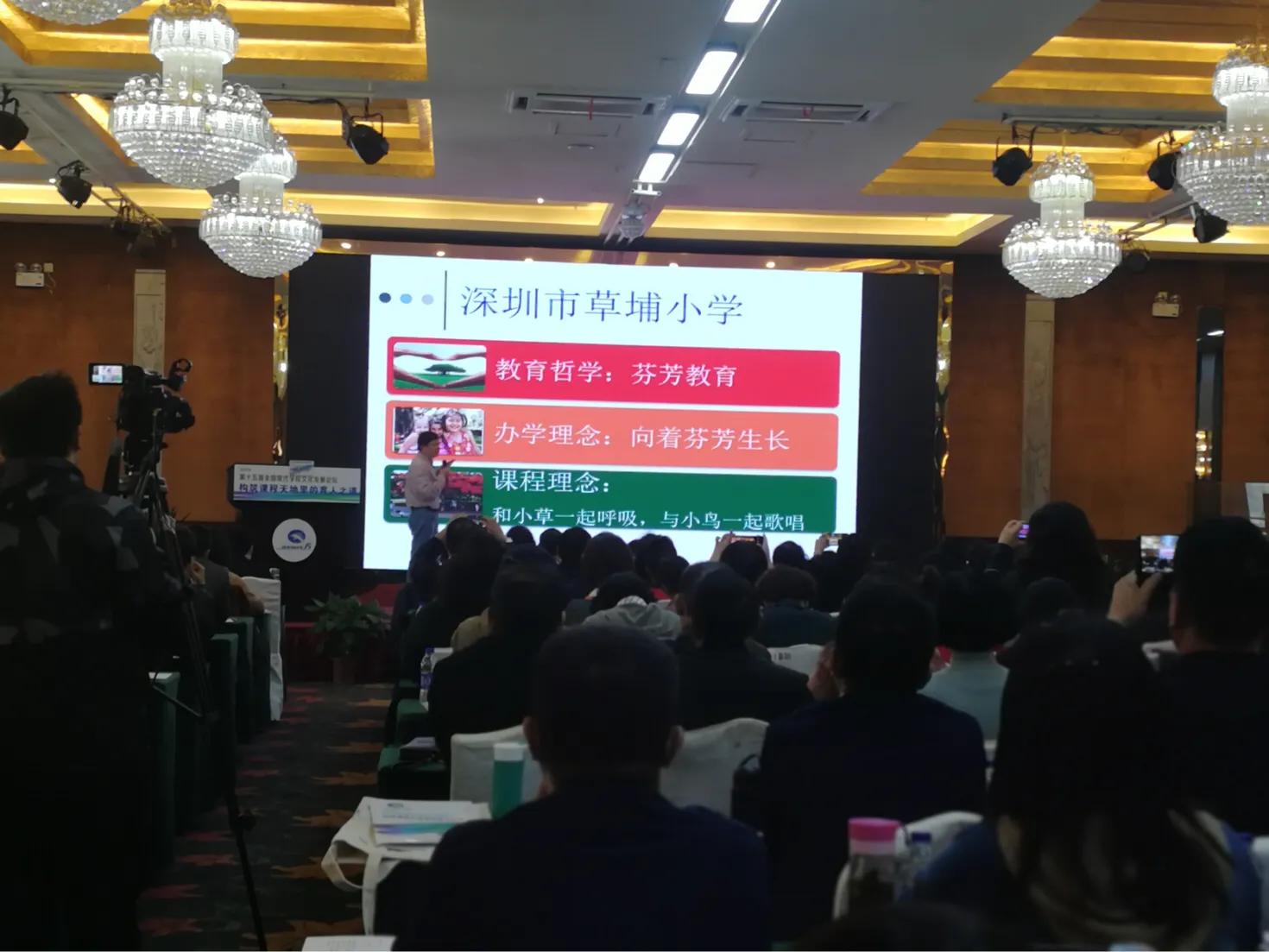 芳草地免費(fèi)資料論壇——探索、分享與成長(zhǎng)的聚集地，芳草地免費(fèi)資料論壇，探索、分享與成長(zhǎng)的樂(lè)園