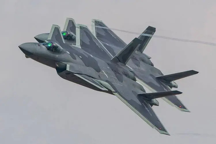 殲-20戰(zhàn)斗機簡筆畫教程與解析，殲-20戰(zhàn)斗機簡筆畫教程詳解及解析